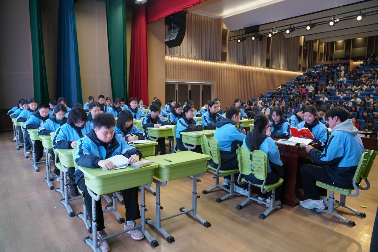 贯通学段壁垒 聚焦思政育人 | 十堰市大中小学思政教育一体化建设  研讨会在我校举行